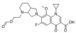 3-Quinolinecarboxylic acid, 1-cyclopropyl-6-fluoro-7-[1-[2-(formyloxy)ethyl]octahydro-6H-pyrrolo[3,4-b]pyridin-6-yl]-1,4-dihydro-8-methoxy-4-oxo; 1-Cyclopropyl-6-fluoro-7-[1-[2-(formyloxy)ethyl]octahydro-6H-pyrrolo[3,4-b]pyridin-6-yl]-1,4-dihydro-8-methoxy-4-oxo-3-quinolinecarboxylic Acid; 2526630-92-0