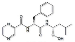 Bortezomib USP Impurity M ; Bortezomib S-Hydroxyperoxide (USP) ; (S)-Hydroperoxy Des(boric Acid) Bortezomib ; N-((S)-1-(((S)-1-Hydroperoxy-3-methylbutyl)amino)-1-oxo-3-phenylpropan-2-yl)pyrazine-2-carboxamide | 886979-81-3